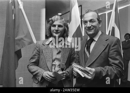 Prix IBM chesse, Kortsjnoj et Miles en premier lieu Date: 24 juillet 1976 mots clés: Chess Personne Nom: Kortsjnoi Viktor institution Nom: IBM Chess Banque D'Images