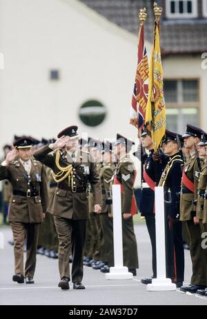 Le Prince Andrew, duc de York, rend visite à l'armée britannique, en Allemagne. Juillet 1989 Banque D'Images