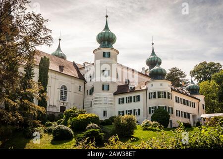 Le château d'Artstetten (allemand : Schloss Artstetten) est un château situé près de la vallée de Wachau, en Basse-Autriche, dans la communauté d'Artstetten-Pöbring. Banque D'Images