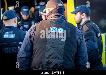 Clacton, Essex, Royaume-Uni. 6 février 2020. La police d'Essex exécute les mandats de perquisition de drogue de County Lines dans l'Essex et Londres, ce qui entraîne un certain nombre d'arrestations et de saisies de drogues et de crédits en espèces de classe A : Ricci Fothergill/Alay Live News Banque D'Images