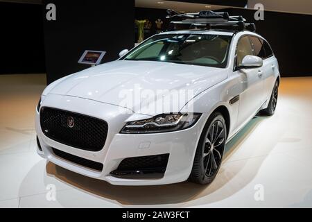 Bruxelles - 9 JANVIER 2020 : nouveau modèle de voiture Jaguar XF Sportbrake présenté au salon automobile Bruxelles Autosalon 2020. Banque D'Images