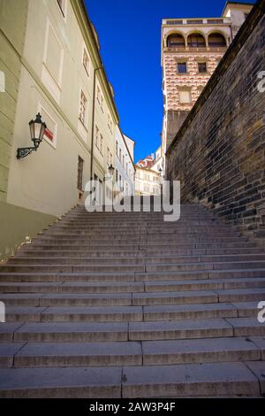 Vue sur un escalier à Prague, en Europe centrale Banque D'Images