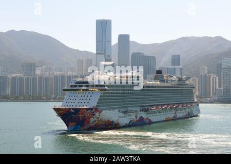 Décembre 2019 image du navire de croisière World Dream qui a été partiellement mis en quarantaine, à Hong Kong, en Chine. Banque D'Images