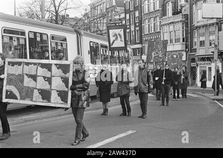 Protestation mars artistes contre la guerre au Vietnam Date: 26 décembre 1966 lieu: Amterdam mots clés: Artistes, Marches De Protestation, guerres Banque D'Images