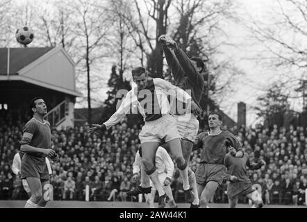 PSV contre Ajax 2-1 moments de jeu Date: 26 février 1967 mots clés: Sport, institution de football Nom: AJAX, PSV Banque D'Images