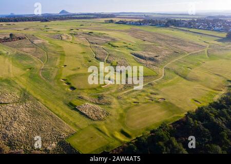 Vue aérienne du parcours de golf de Muirfield à Gullane , East Lothian, Ecosse, Royaume-Uni Banque D'Images