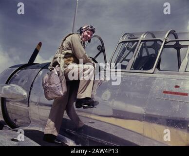 Cadet L. Deitz à la base navale aérienne, Corpus Christi, Texas, États-Unis, photographie de Howard R. Hollem, U.S. Office of War information, août 1942 Banque D'Images