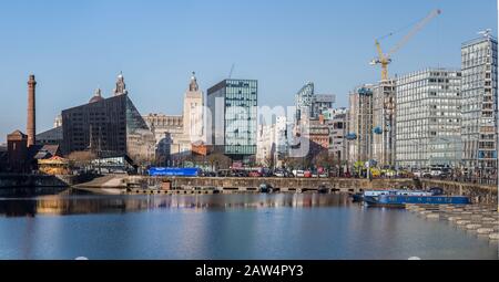 Un panorama multiimage du Dock Salthouse face à la célèbre horizon de Liverpool capturé en février 2020. Banque D'Images