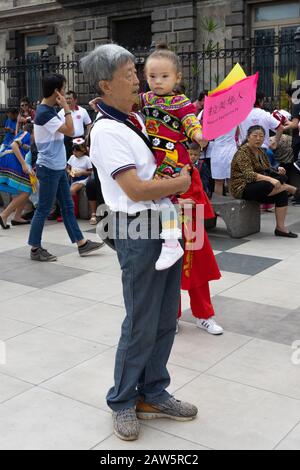 Participants à la célébration annuelle du nouvel an chinois à San José, Costa Rica. Banque D'Images