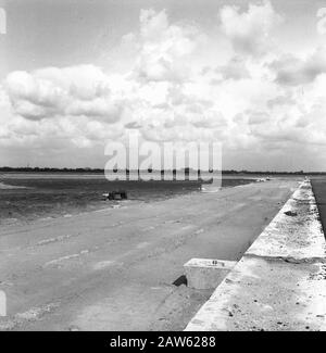 Zones de loisirs, aéroports, etc., extensions voies de circulation, aéronefs, TD 3070 Date : octobre 1963 lieu : Rotterdam, Hollande-Méridionale mots clés : loisirs, extensions voies de circulation, aéronefs, aéroports, etc. Nom De La Personne : TD 3070 Banque D'Images