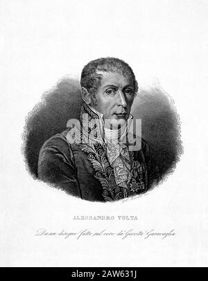 XIX siècle , ITALIE : Le physicien italien Comte ALESSANDRO VOLTA ( 1745 - 1827 ) , portrait gravé par Gaetano Bonatti , de l'original par peintre Banque D'Images