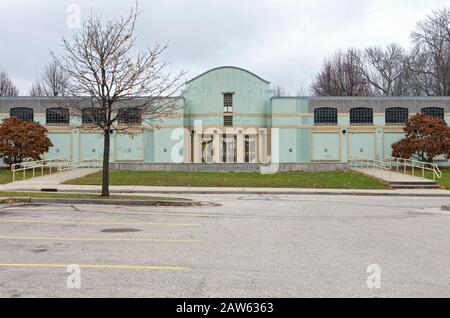 bâtiment de piscine publique dans le quartier du village de lincoln à milwaukee, wisconsin Banque D'Images