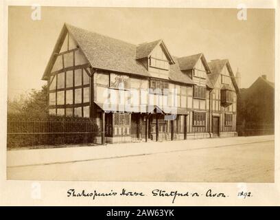 1890 CA , GRANDE-BRETAGNE : le berceau de l'acteur anglais, poète et dramaturge dramatiste WILLIAM SHAKESPEARE ( 1564 - 1616 ) dans Henley Street Banque D'Images