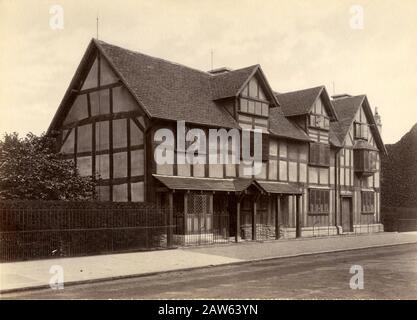 1890 CA , GRANDE-BRETAGNE : le berceau de l'acteur anglais, poète et dramaturge dramatiste WILLIAM SHAKESPEARE ( 1564 - 1616 ) dans Henley Street Banque D'Images