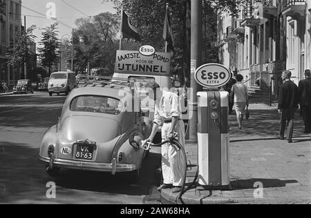 Dernière pompe pour IJtunnel panneau sur le Plantage Middenlaan Date : 30 juillet 1963 lieu : Amsterdam, Noord-Holland Banque D'Images