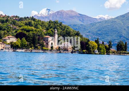 Les villages borde le lac de Côme en Italie Banque D'Images