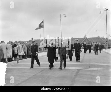 Ouverture d'un nouveau port à Den Helder par Karel Doorman Date: 2 juillet 1954 lieu: Den Helder mots clés: Ports Ouvertures Banque D'Images