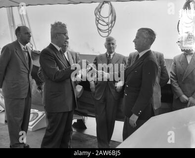 Procès Mary North Nv Zaanlandse Scheepvaartmaatschappij Zaandam Date : 14 Juillet 1956 Lieu : Hollande-Nord, Zaandam, Zaanstad Mots Clés : Tests De Navigation Nom De L'Institution : Zaanlandse Scheepsbouwmaatschappij Banque D'Images