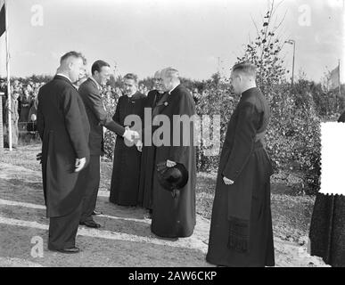 Prince Bernhard Visit Rucphen Date : 4 Octobre 1955 Lieu : Rucphen Nom De La Personne : Bernhard, Prince Banque D'Images