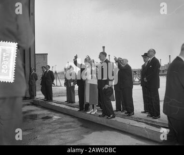 Visite De La Reine Juliana Dans Le Nord Et Le Centre Du Limbourg Visite De La Reine Limbourg (Melick) Date : 14 Mai 1956 Lieu : Limbourg, Melick Mots Clés : Queen Banque D'Images