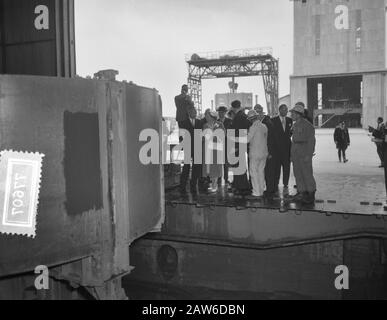 Visite De La Reine Juliana Dans Le Nord Et Le Centre Du Limbourg Visite De La Reine Limbourg (Melick) Date : 14 Mai 1956 Lieu : Limbourg, Melick Mots Clés : Queen Banque D'Images