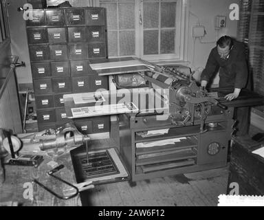 Bomb De La Société De Mission Par Sigfried Date: 13 Mars 1957 Mots Clés: Emploi, Personne De Travail Nom: Société Bom Nom De L'Institution: Sigfried Banque D'Images