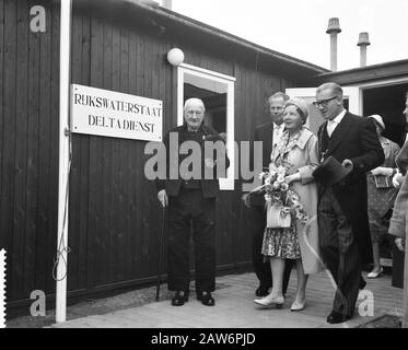 Queen Juliana visite les œuvres Delta à Kaatseveer Date: 18 mai 1960 mots clés: Queen, Water Person Nom: Casembroot, A.F.C. The Juliana (Queen Netherlands) Banque D'Images