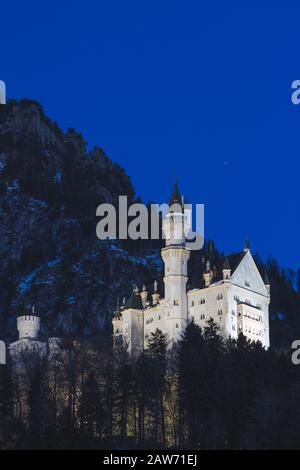 Le château de Neuschwanstein près de Fussen, Baviara, en Allemagne Banque D'Images