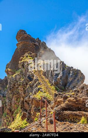 Sentier de randonnée de la montagne Pico Arieiro à Pico Ruivo, Madère Banque D'Images