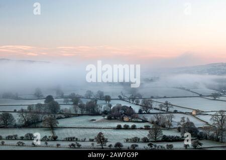 Middleton-in-Teesdale, comté de Durham, Royaume-Uni. 7 février 2020. Météo britannique. C'était un début froid et brumeux près de Middleton-in-Teesdale, comté de Durham. Crédit: David Forster/Alay Live News Banque D'Images