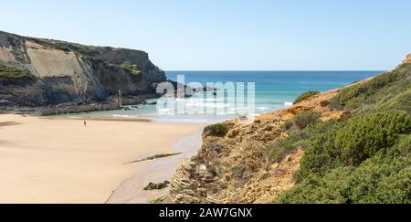 La plage de sable de Carvalhal Parc Naturel de Costa Vicentina, près du littoral de l'Alentejo, Brejão en semant, le Portugal, le sud de l'Europe Banque D'Images