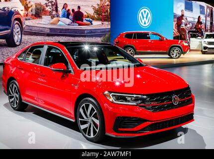 Chicago, États-Unis. 6 février 2020. La Volkswagen Jetta GLI 2021 est présentée au salon automobile de Chicago 2020 Aperçu des médias à McCormick Place à Chicago, aux États-Unis, le 6 février 2020. Le 112ème salon de l'automobile de Chicago durera du 8 février au 17 février, avec près de 1 000 véhicules à l'écran. Crédit: Joel Lerner/Xinhua/Alay Live News Banque D'Images