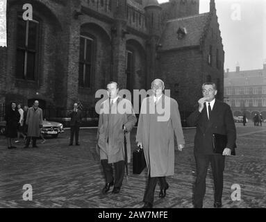 Ministres de l'Union de l'Europe occidentale à la Haye. Vérifiez les ministres. Le ministre Sicco Mansholt Annotation: Mansholt n'a pas assisté à la conférence mais était probablement en route vers la réunion hebdomadaire du Cabinet Date: 25 octobre 1963 lieu: La Haye, Hollande-Méridionale mots clés: Arrivées, ministres Nom De La Personne: Mansholt, Sicco Banque D'Images