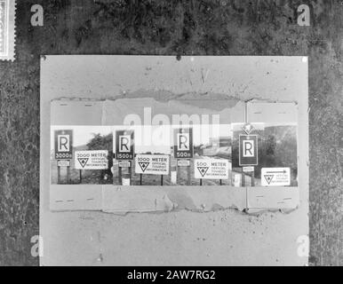 Moving Utrecht Amsterdam signe différentes afstande pour motel et Office de Tourisme, juxtaposition Annotation: Repro Negative Date: 8 septembre 1964 lieu: Amsterdam, Utrecht mots clés: Borden Banque D'Images