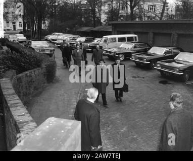 Conflit salarial à la radio et à la télévision au Ministère des affaires sociales, discussions, ministre Veldkamp et ministre Th. H. Bone Date: 5 Janvier 1965 Mots Clés: Parle Nom De La Personne: Flounder, Theo Banque D'Images