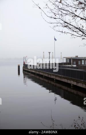 Segelschule Pieper sur Außenalster à Hambourg , Allemagne Banque D'Images