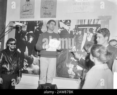 Conférence de presse au bâtiment sur Prinsengracht 820, sculpteur-écrivain Jan Wolkers rapports Date: 21 mars 1966 lieu: Amsterdam, Noord-Holland mots clés: Bâtiments, conférences de presse, rapports Nom De La Personne: Wolkers, Jan Banque D'Images