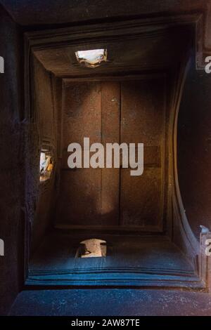 Plafond de l'église de Bete Giyorgis ou Saint-Georges, église monolithique sculptée en pierre à Lalibela, Ethiopie Banque D'Images