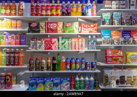 Cologne, février 2020 : vitrine des marques de produits de supermarchés sucrés au salon ISM Banque D'Images