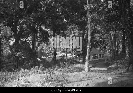 Patrouille 401ème Bataillon d'infanterie à Cheribon En patrouille près de Tandjong (région de Cheribon). [Natation Nursing Linggadjati?] Date : Septembre 1949 Lieu : Indonésie, Java, Pays-Bas East Indies Banque D'Images