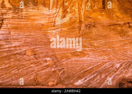 Crossbedding au mur de falaise à Capitol gorge, canyon dans Capitol Reef National Park, Colorado plateau, Utah, États-Unis Banque D'Images