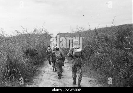 République: Dolok Simoembah, Pralat Bidamanik, à l'est de Pematang Siantar; purges sur la côte est de Sumatra [Patrol tire More about Highland] Date: 1 novembre 1947 lieu: Indonésie, Antilles néerlandaises de l'est, Sumatra Banque D'Images