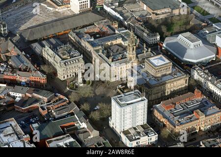 Vue aérienne de Preston Town Hall, Harris Museum, Cenotaph & The Shankly Hotel, Preston, Lancashire, Royaume-Uni Banque D'Images