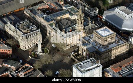 Vue aérienne de Preston Town Hall, Harris Museum, Cenotaph & The Shankly Hotel, Preston, Lancashire, Royaume-Uni Banque D'Images