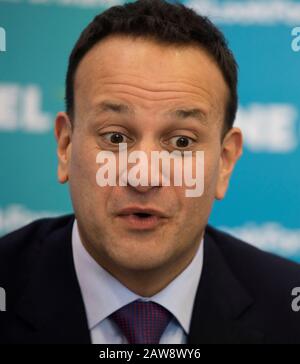 Carlow Town, Irlande. 6 février 2020. Élection Générale Irlandaise 2020. Taoiseach (Premier Ministre) Leo Varadkar à la dernière conférence de presse de Fine Gael de leur campagne électorale générale à l'Institut de technologie de la ville de Carlow. Photo: Eamonn Farrell/RollingNews.ie/Alay Live News crédit: RollingNews.ie/Alay Live News Banque D'Images