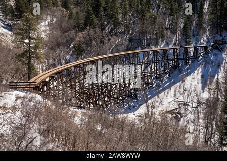 Mexican Canyon Trestle en hiver, ancien pont ferroviaire El Paso et Northeastern dans les montagnes de Sacramento, près de Cloudcroft, Nouveau-Mexique, États-Unis Banque D'Images