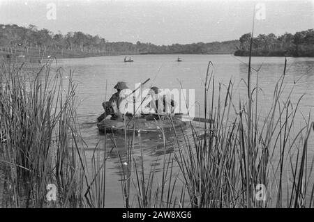 Exercices D'Atterrissage I. Brigade D'Infanterie 7 Décembre Division À Paroeng Date : Juin 1947 Lieu : Indes Hollandaises De L'Est En Indonésie Banque D'Images