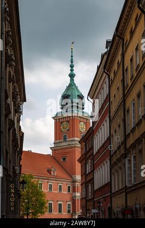 La tour de l'horloge du château royal de Varsovie, Pologne Banque D'Images