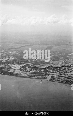 Reportage aéroport Yogya, arrivée Catalina république, membres à l'étude Comité De Bons offices [inondation, inondation ou inondation aérienne, côtière] Date: 19 décembre 1948 lieu: Indonésie Indes orientales néerlandaises Banque D'Images