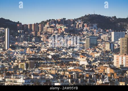 Bâtiments de la ville de Barcelone l'après-midi Banque D'Images